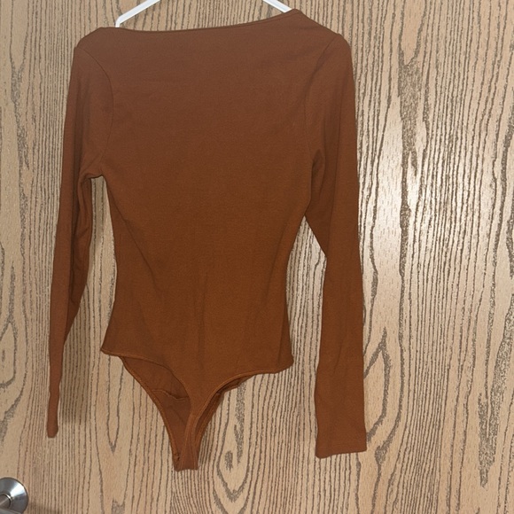 ABERCROMBIE AND FITCH BODY SUIT size Medium lightly worn - Picture 3 of 4